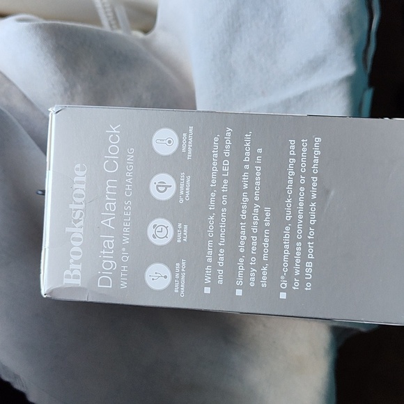 Digital Alarm Clock - Picture 4 of 5